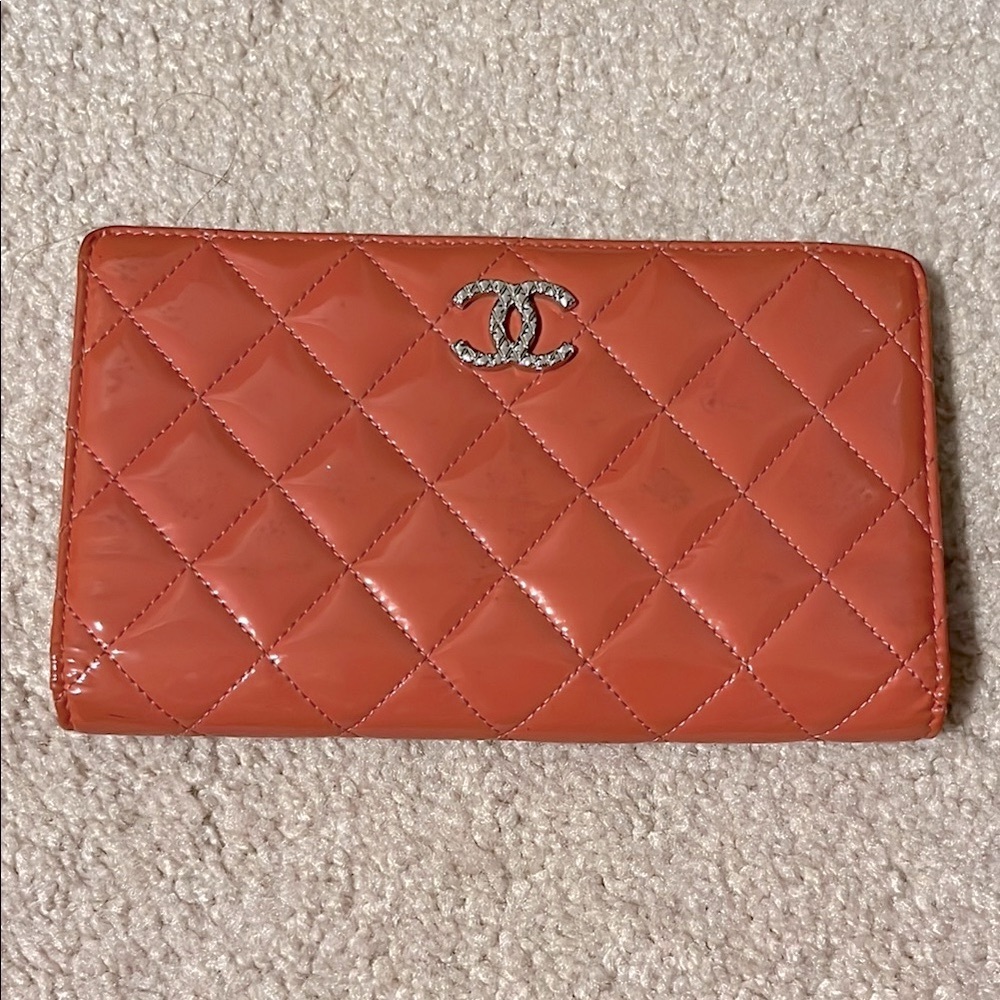 EUC Chanel Orange Quilted Patent Leather Women's Wallet